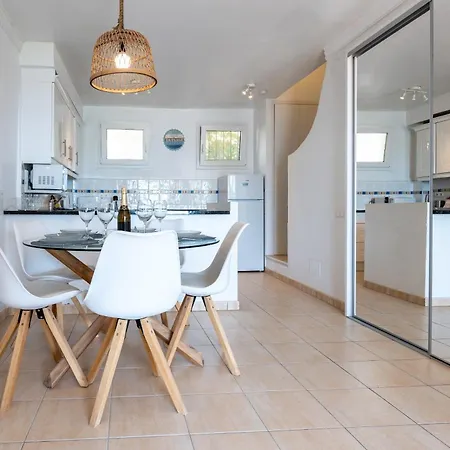 Sea Front House Macarena A Дом отдыха Ситио-де-Калаонда